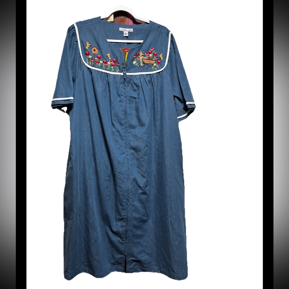 Go Softly Patio Dress Women's M MuuMuu bird Embroidered Chambray Blue Denim NEW - Picture 8 of 13